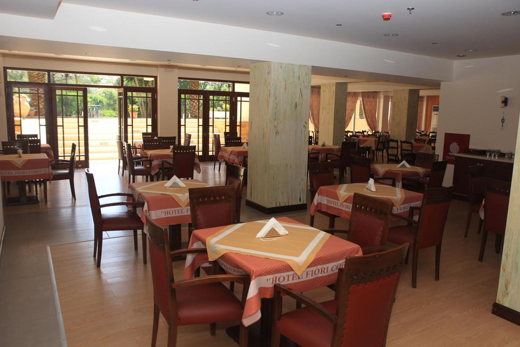 Fiori Hotel Гоувия Экстерьер фото