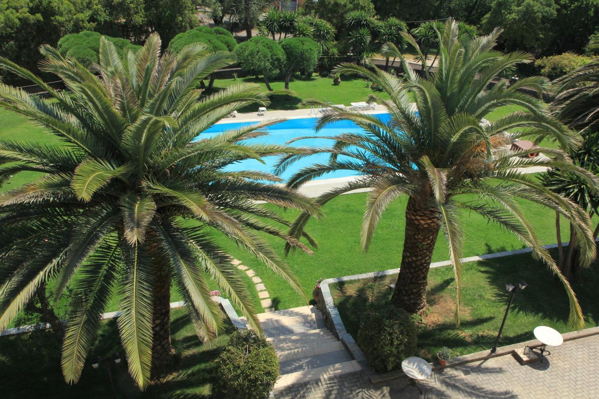 Fiori Hotel Гоувия Экстерьер фото